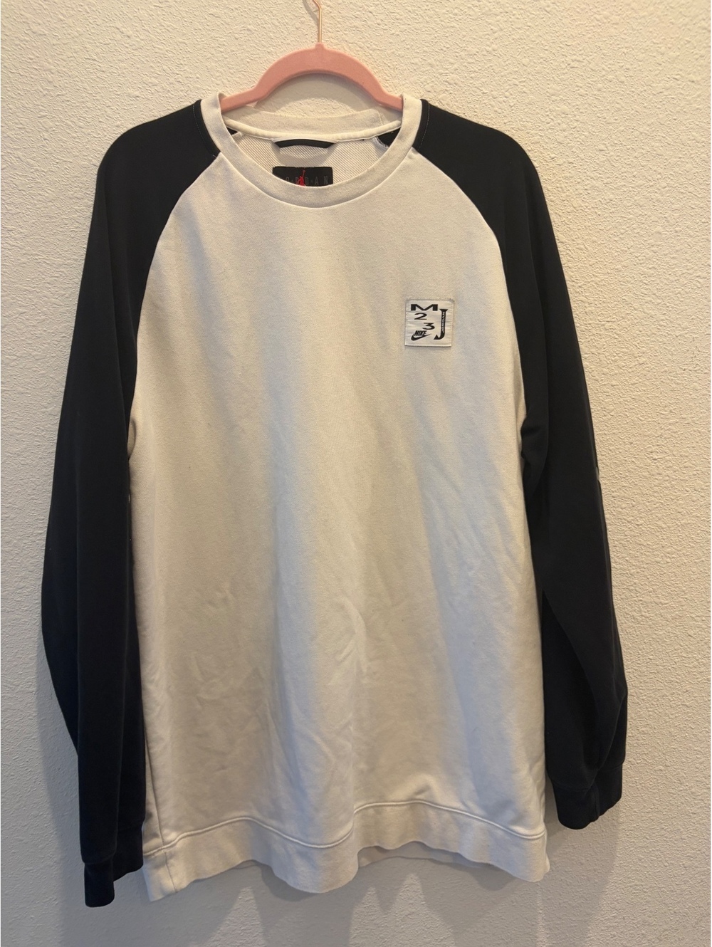 Jordan Long Sleeve Raglan Sweatshirt in Black and White, XL